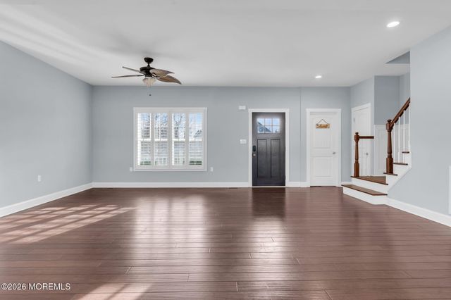 4 Conor Court, Bayville, NJ 08721