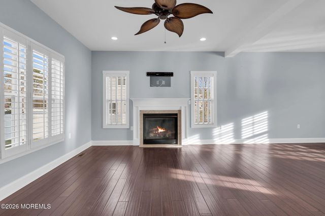 4 Conor Court, Bayville, NJ 08721