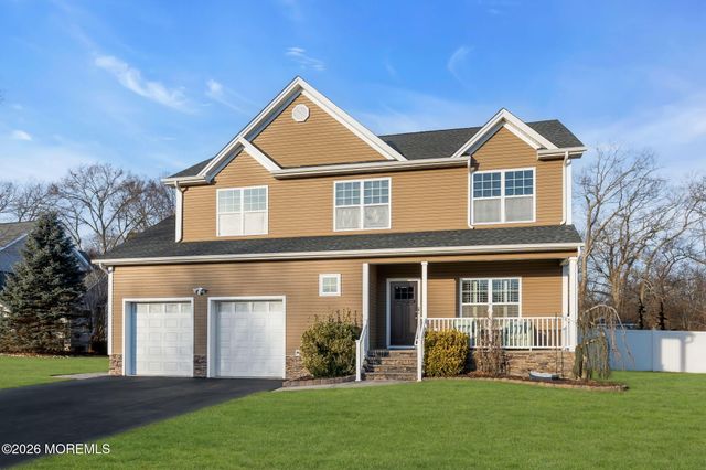 4 Conor Court, Bayville, NJ 08721