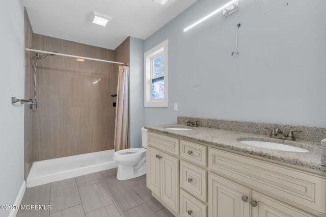 4 Conor Court, Bayville, NJ 08721