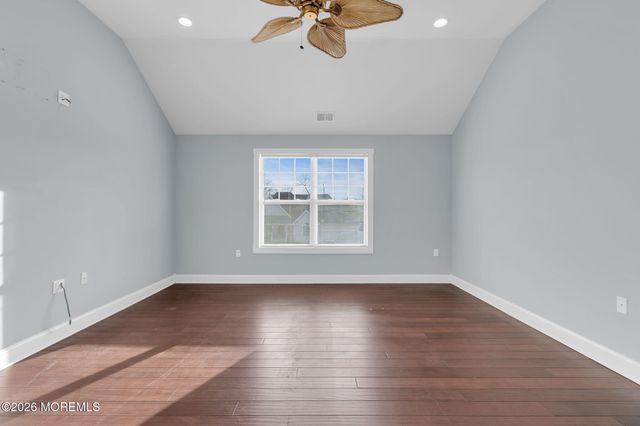 4 Conor Court, Bayville, NJ 08721