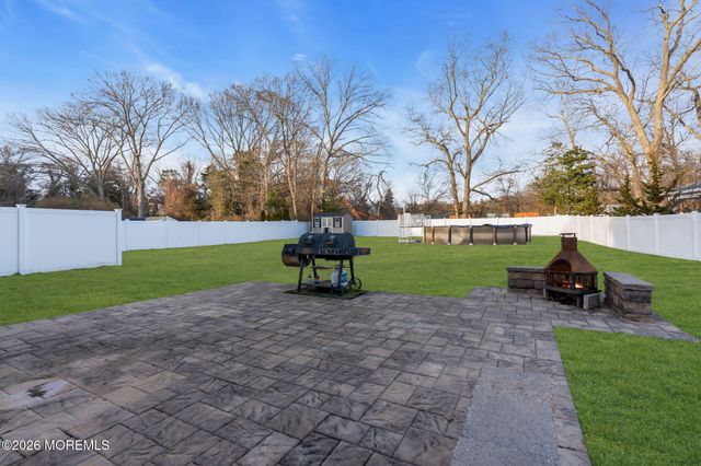 4 Conor Court, Bayville, NJ 08721