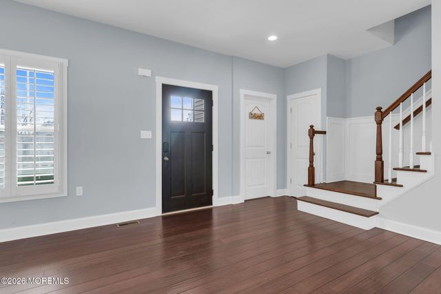 4 Conor Court, Bayville, NJ 08721