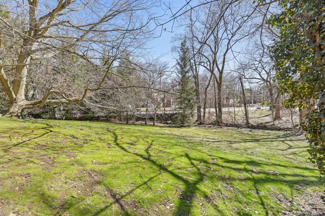4 Tompkins Road, Scarsdale, NY 10583