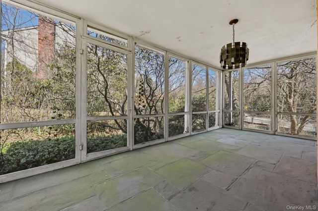 4 Tompkins Road, Scarsdale, NY 10583