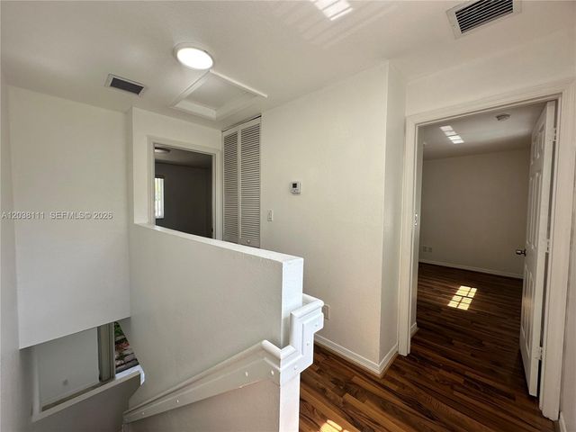 324 NE 3rd St D, Hallandale Beach, FL 33009
