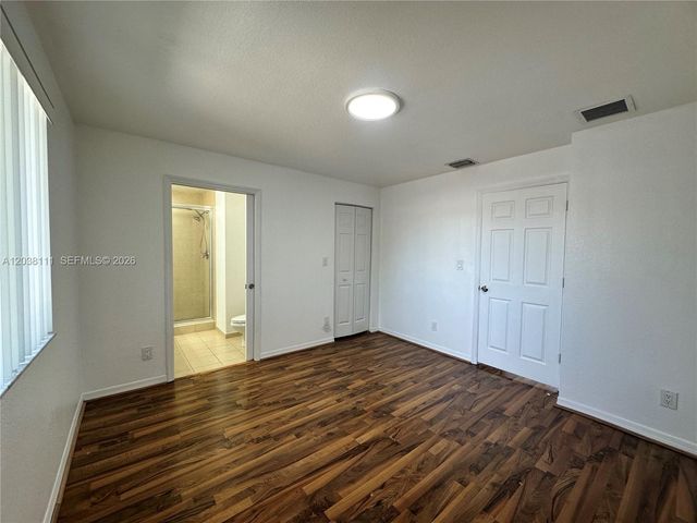 324 NE 3rd St D, Hallandale Beach, FL 33009