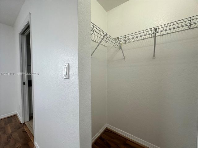 324 NE 3rd St D, Hallandale Beach, FL 33009