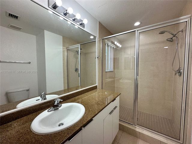 324 NE 3rd St D, Hallandale Beach, FL 33009