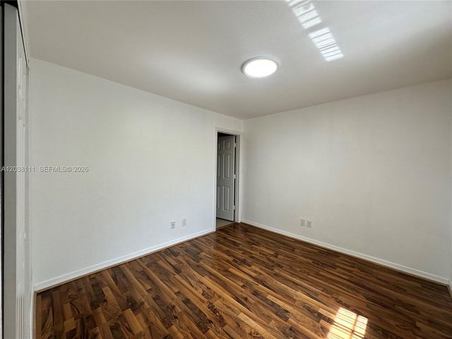 324 NE 3rd St D, Hallandale Beach, FL 33009