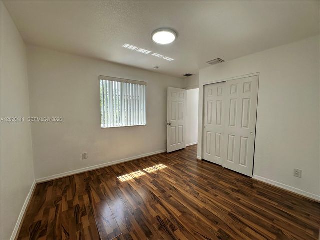 324 NE 3rd St D, Hallandale Beach, FL 33009