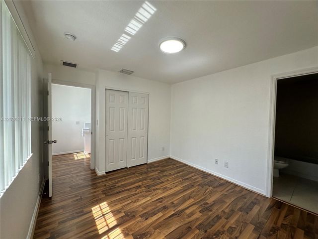 324 NE 3rd St D, Hallandale Beach, FL 33009