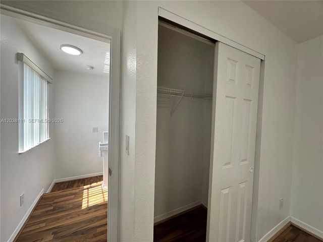 324 NE 3rd St D, Hallandale Beach, FL 33009