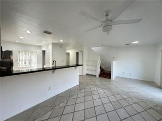 324 NE 3rd St D, Hallandale Beach, FL 33009