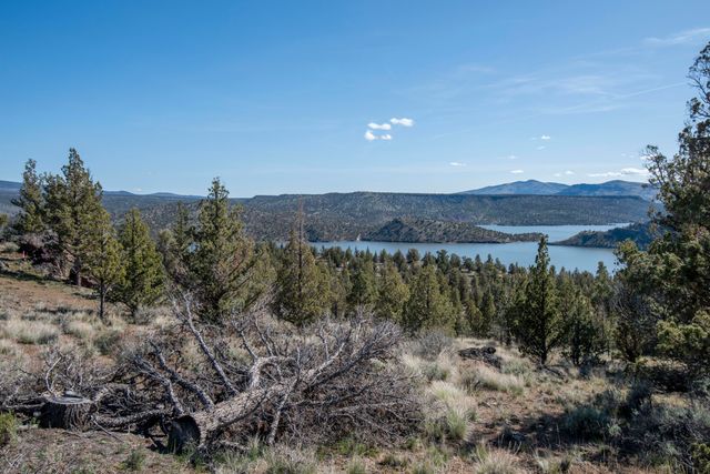 9868 SE Pavati Drive, Prineville, OR 97754