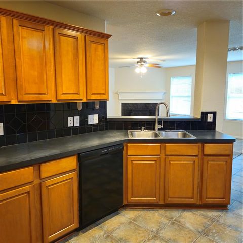 42 Drifting Shadows Circle, Conroe, TX 77385