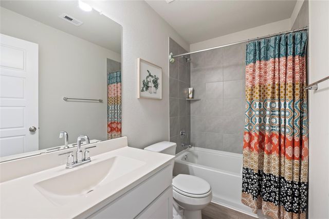 2107 Santa Ana Way, Baytown, TX 77523