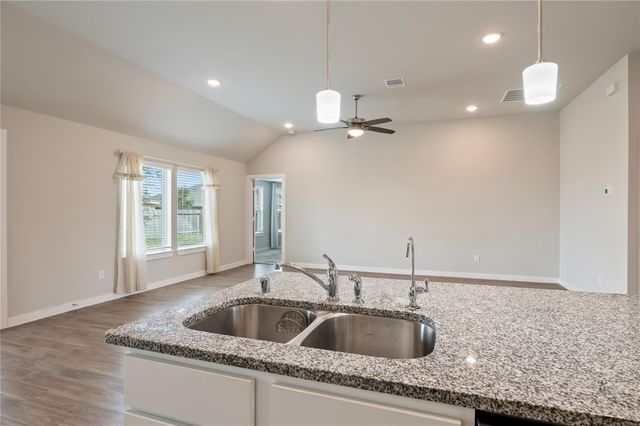 2107 Santa Ana Way, Baytown, TX 77523