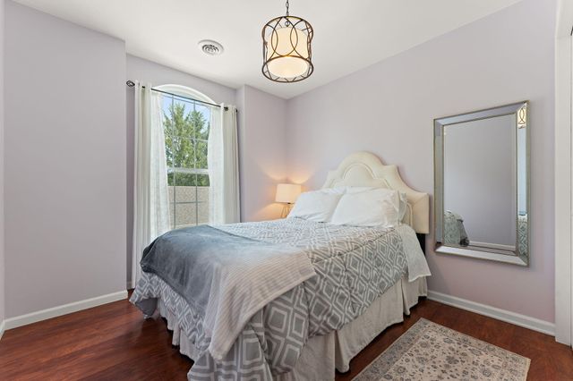 875 Forest Glen Drive, Valparaiso, IN 46385