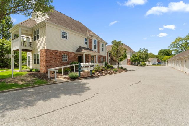 875 Forest Glen Drive, Valparaiso, IN 46385