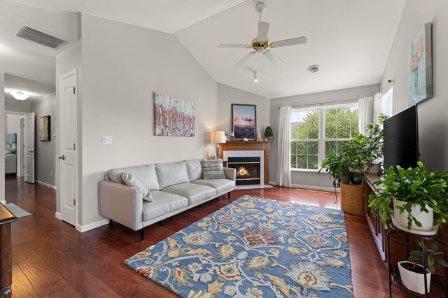 875 Forest Glen Drive, Valparaiso, IN 46385