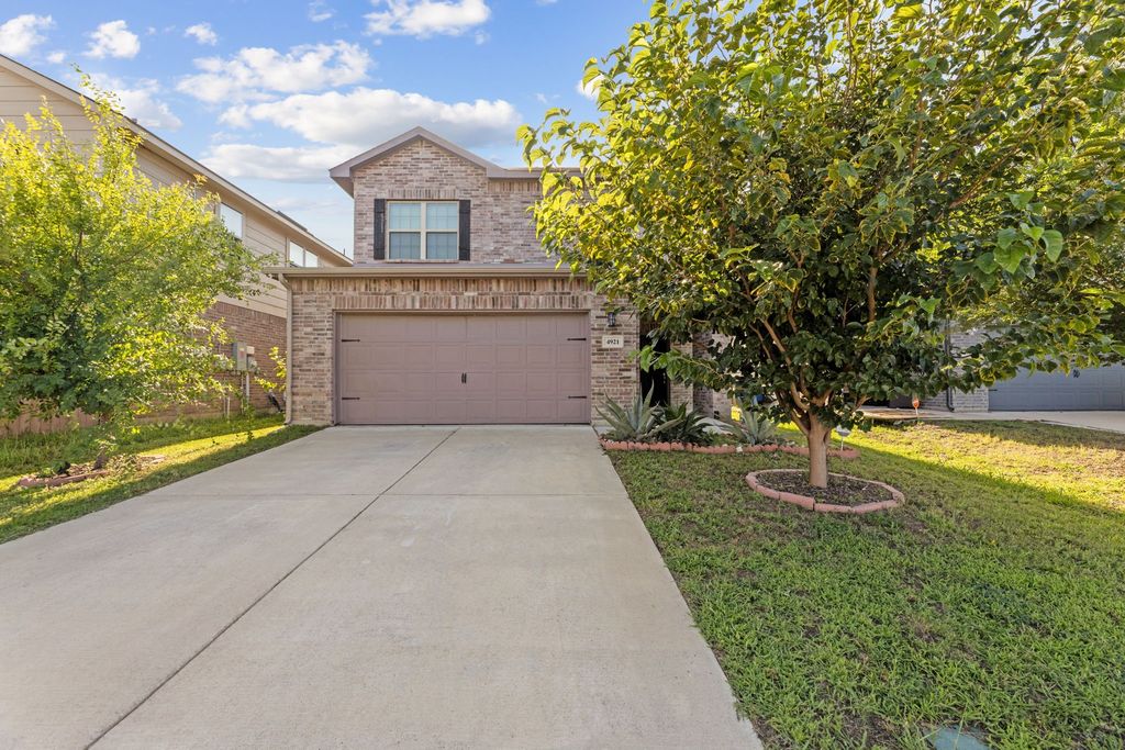 4921 Ben Casey Court, Dallas, TX 75227