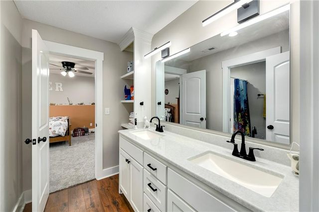 56 NW 151st Road, Centerview, MO 64019