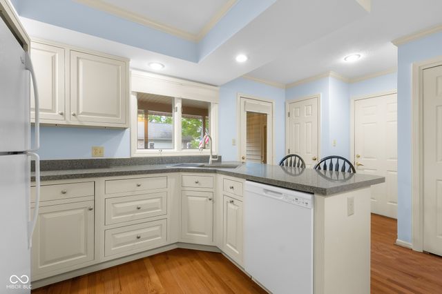 2712 Wildwood Place, Columbus, IN 47201