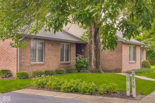 2712 Wildwood Place, Columbus, IN 47201