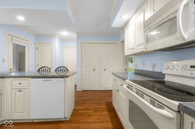 2712 Wildwood Place, Columbus, IN 47201