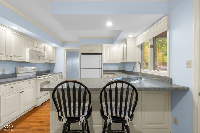 2712 Wildwood Place, Columbus, IN 47201