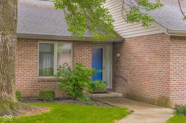 2712 Wildwood Place, Columbus, IN 47201