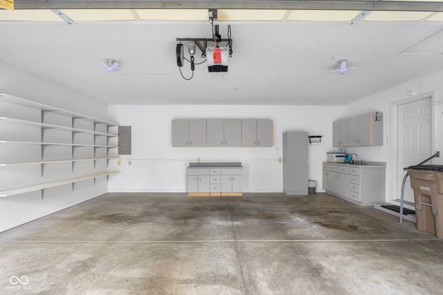 2712 Wildwood Place, Columbus, IN 47201
