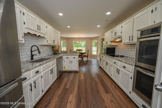 5805 S Manor Cove, Olive Branch, MS 38654