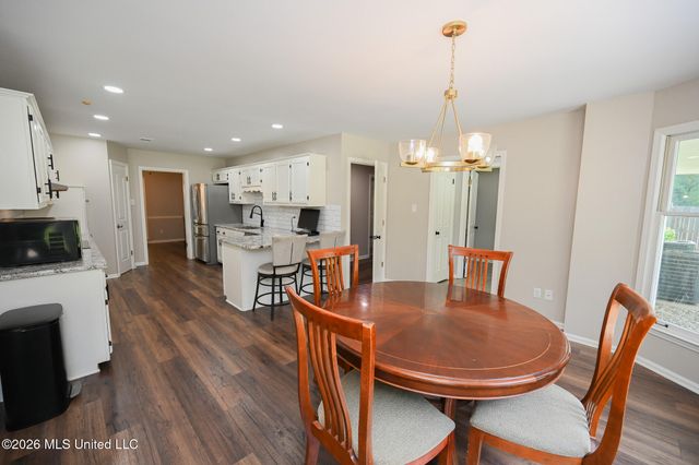 5805 S Manor Cove, Olive Branch, MS 38654