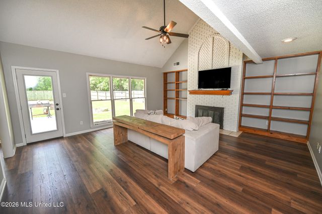 5805 S Manor Cove, Olive Branch, MS 38654