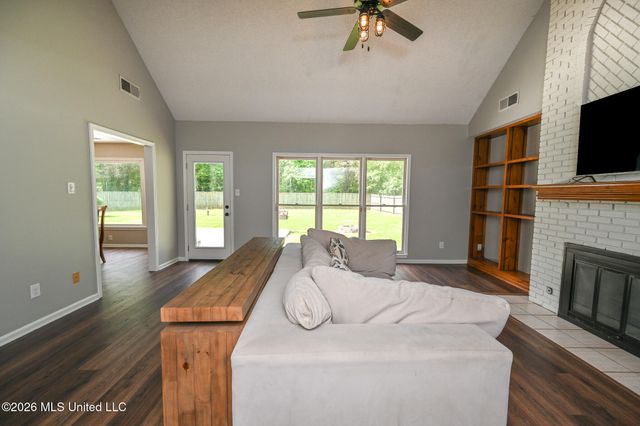 5805 S Manor Cove, Olive Branch, MS 38654