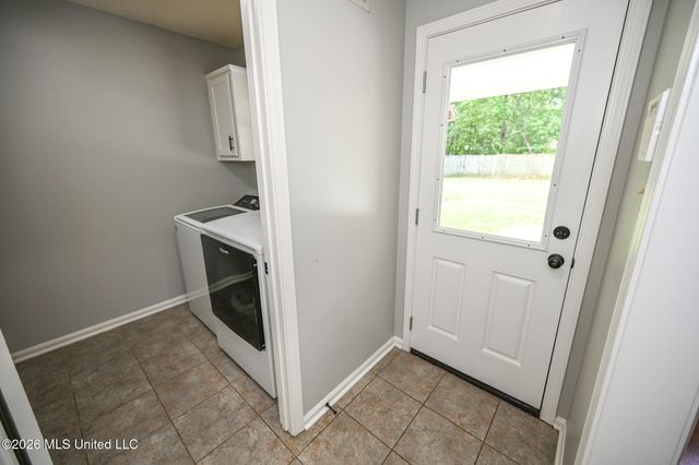 5805 S Manor Cove, Olive Branch, MS 38654