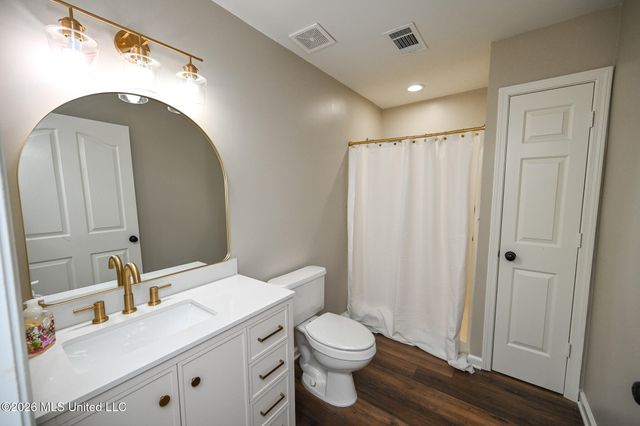 5805 S Manor Cove, Olive Branch, MS 38654