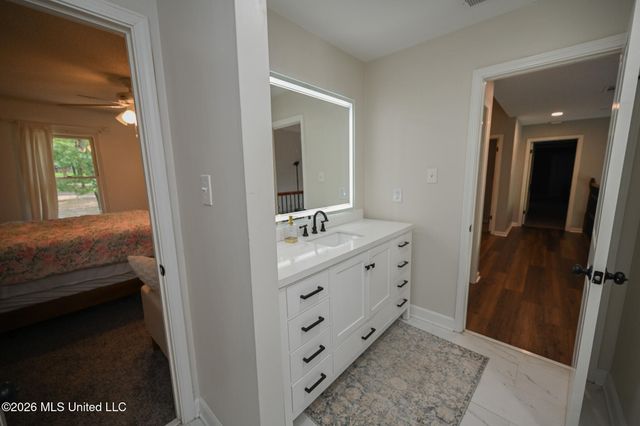 5805 S Manor Cove, Olive Branch, MS 38654