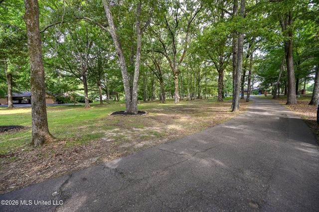 5805 S Manor Cove, Olive Branch, MS 38654
