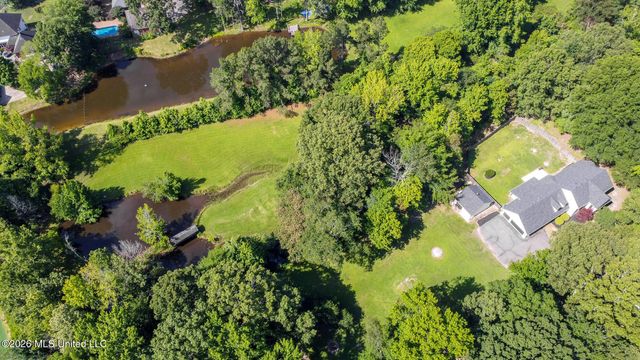 5805 S Manor Cove, Olive Branch, MS 38654
