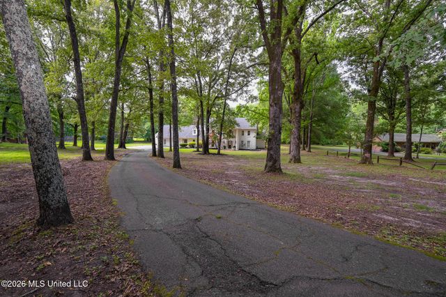 5805 S Manor Cove, Olive Branch, MS 38654