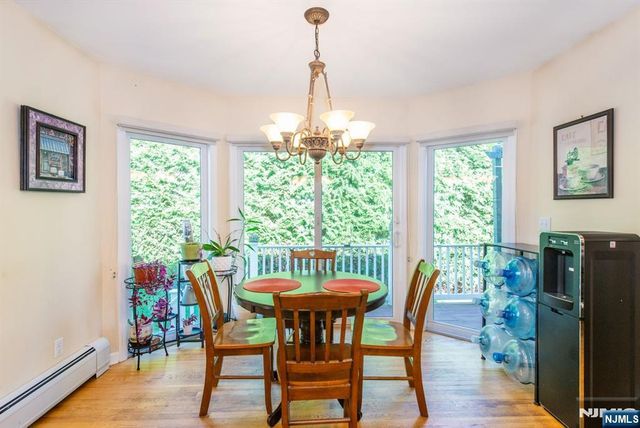 7 Wayne Court, Waldwick, NJ 07463