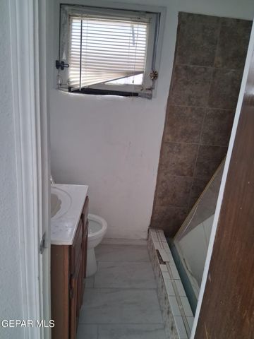 615, 617 S VIRGINIA Street, El Paso, TX 79901