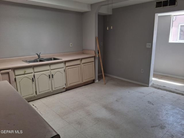 615, 617 S VIRGINIA Street, El Paso, TX 79901