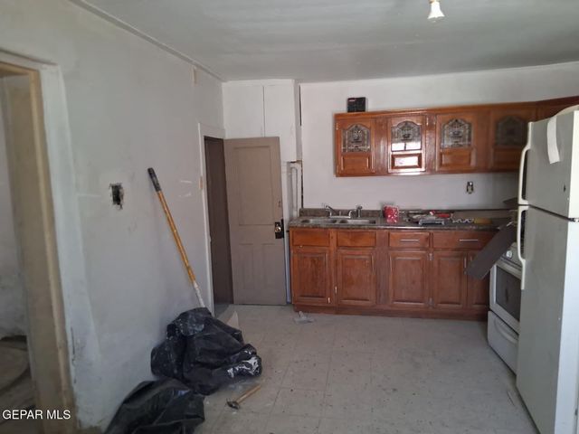 615, 617 S VIRGINIA Street, El Paso, TX 79901