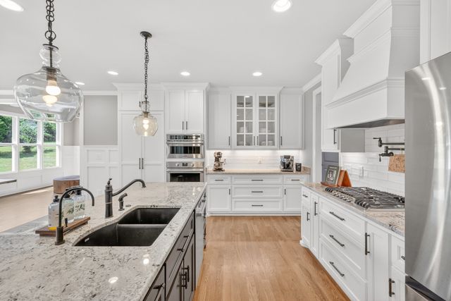 1176 Iron Bridge Rd, Columbia, TN 38401
