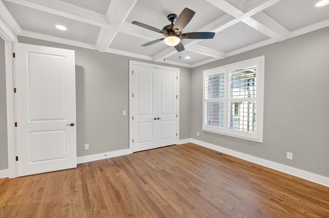 1176 Iron Bridge Rd, Columbia, TN 38401