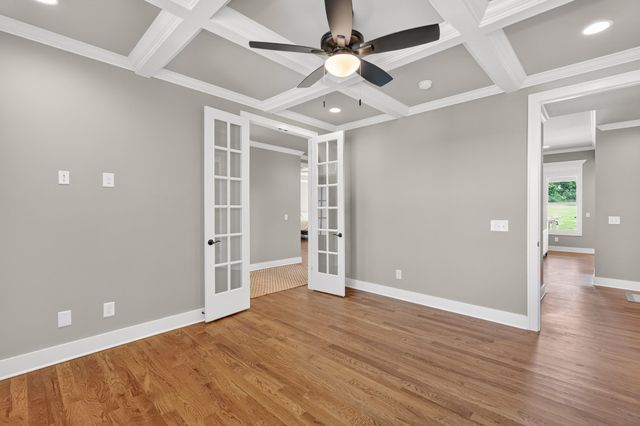 1176 Iron Bridge Rd, Columbia, TN 38401